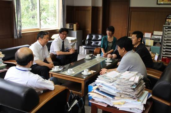 3 2013年我院领导访问日本大阪经济法科大学(与该校校长会谈)